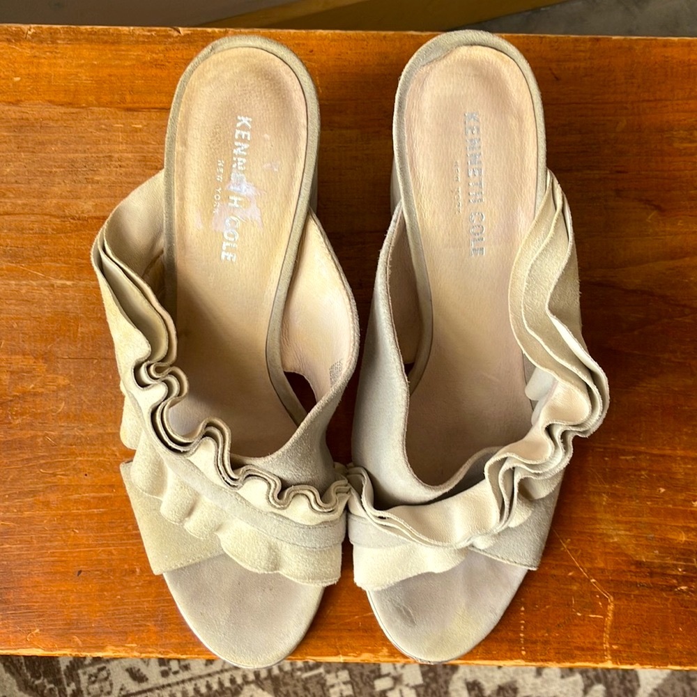 Kenneth Cole New York Leather Heels size 10